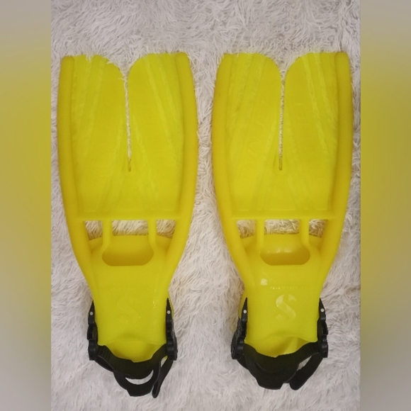 Scubapro Twin Jet Scubadiving Large Fins Beach Snorkeling Athletic Performance - Picture 1 of 6